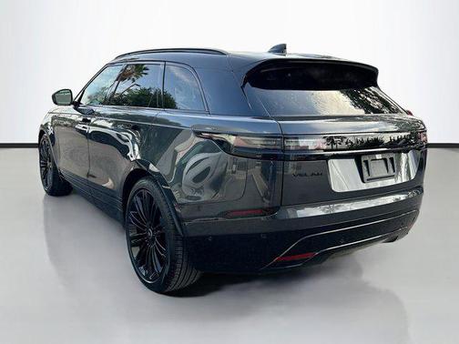 2026 Land Rover Range Rover Velar P250 SE R-Dynamic