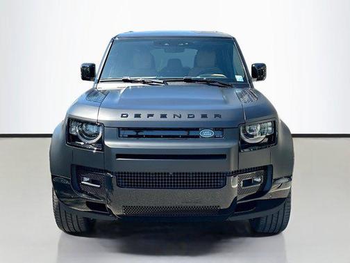 2025 Land Rover Defender 110 P400 X-Dynamic SE