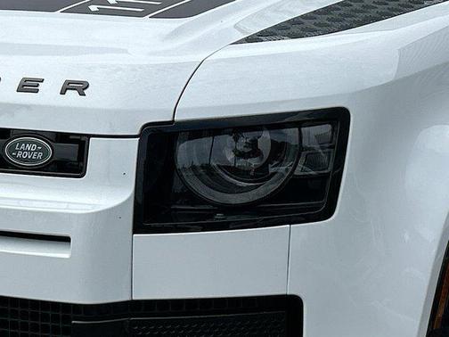 2024 Land Rover Defender X-Dynamic SE