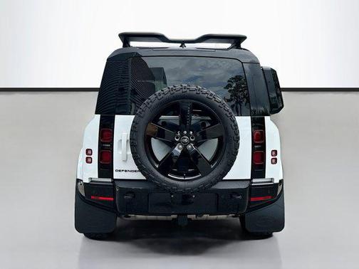 2024 Land Rover Defender X-Dynamic SE