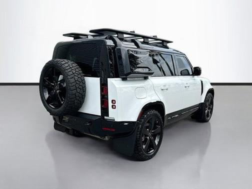 2024 Land Rover Defender X-Dynamic SE