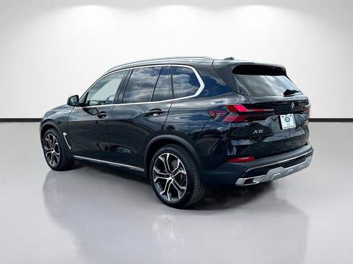 Black Sapphire Metallic 2025 BMW X5 PHEV xDrive50e