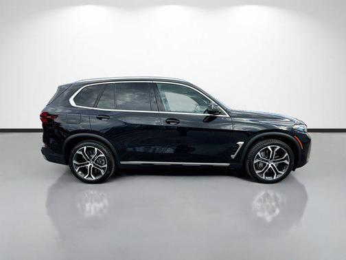 Black Sapphire Metallic 2025 BMW X5 PHEV xDrive50e