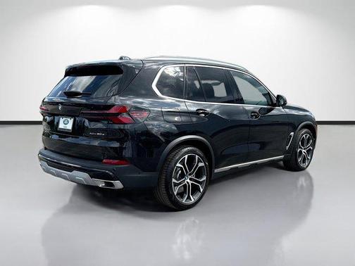 Black Sapphire Metallic 2025 BMW X5 PHEV xDrive50e
