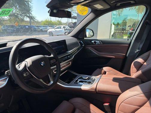 Black Sapphire Metallic 2025 BMW X5 PHEV xDrive50e