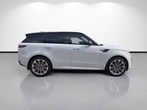 2024 Land Rover Range Rover Sport SE