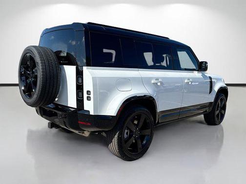 2026 Land Rover Defender P400 X-Dynamic SE