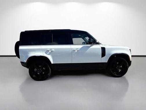 2026 Land Rover Defender P400 X-Dynamic SE