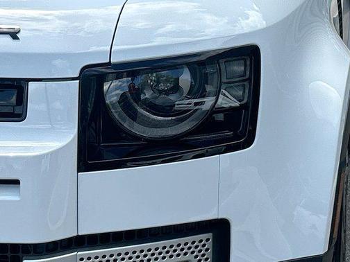 2025 Land Rover Defender 110 P400 S