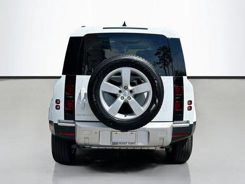 2025 Land Rover Defender 110 P300