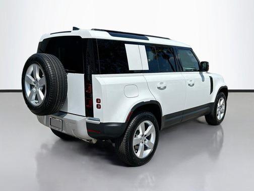 2025 Land Rover Defender 110 P300