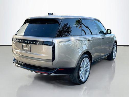 2025 Land Rover Range Rover P530 SE