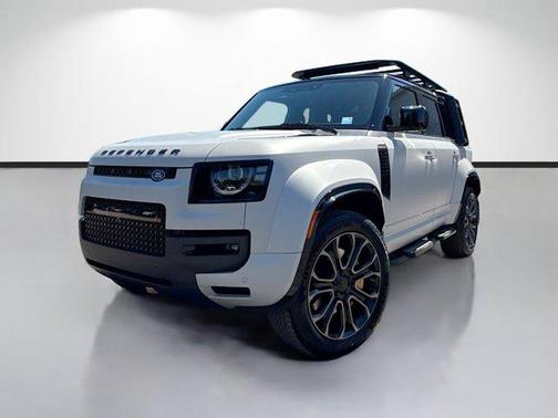 Borasco Grey Metallic 2026 Land Rover Defender P635 OCTA
