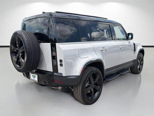 Borasco Grey Metallic 2026 Land Rover Defender P300 S
