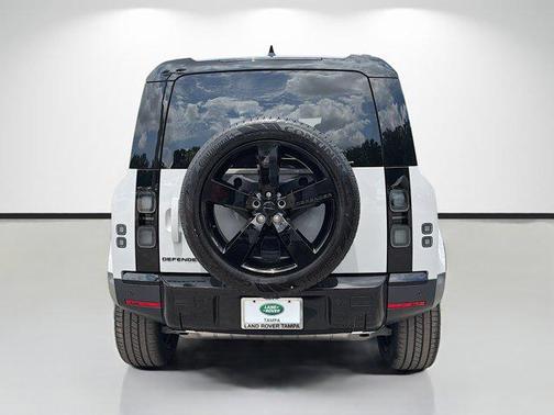 Borasco Grey Metallic 2026 Land Rover Defender P300 S