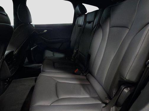 2025 Audi Q7 45 Premium