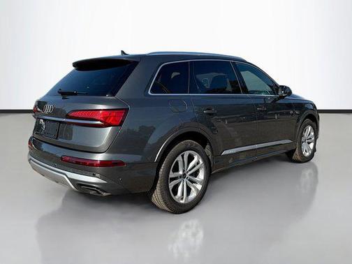 2025 Audi Q7 45 Premium