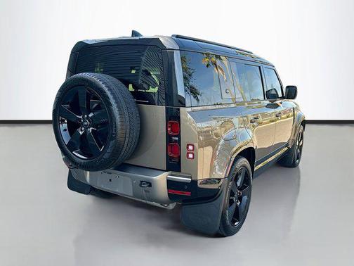 2024 Land Rover Defender 110 P400 X-Dynamic SE