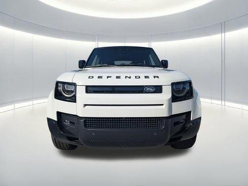 Fuji White 2026 Land Rover Defender P400 X-Dynamic SE