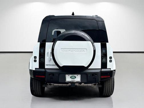 Fuji White 2026 Land Rover Defender P400 X-Dynamic SE