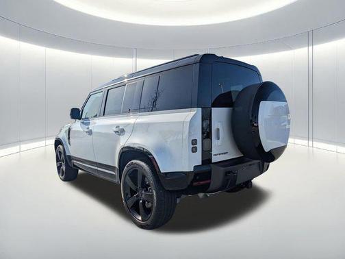 Fuji White 2026 Land Rover Defender P400 X-Dynamic SE
