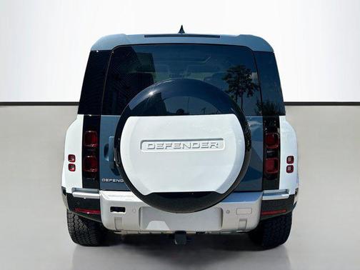 2024 Land Rover Defender 110 P400 S