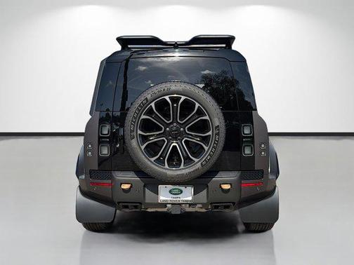 Charente Grey Premium Metallic 2026 Land Rover Defender P635 OCTA