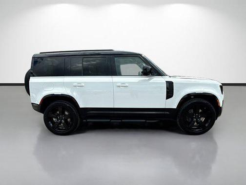 Fuji White 2026 Land Rover Defender P400 X-Dynamic SE