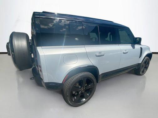 2024 Land Rover Defender 110 P400 X-Dynamic SE