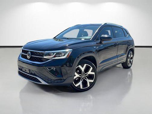 Deep Black Pearl 2022 Volkswagen Taos 1.5T SEL