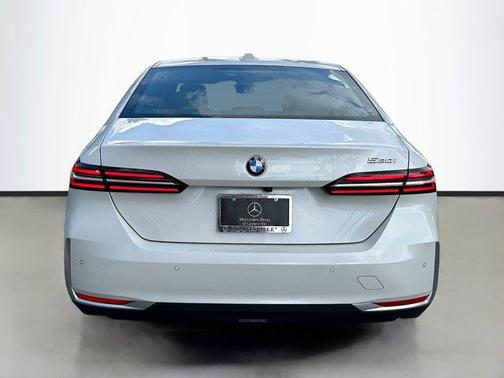 2024 BMW 530 i