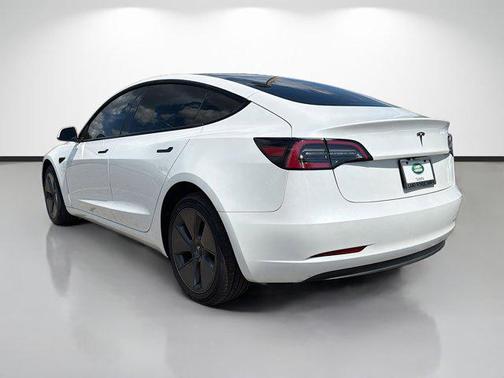 Pearl White Multi-Coat 2023 Tesla Model 3 Standard Range