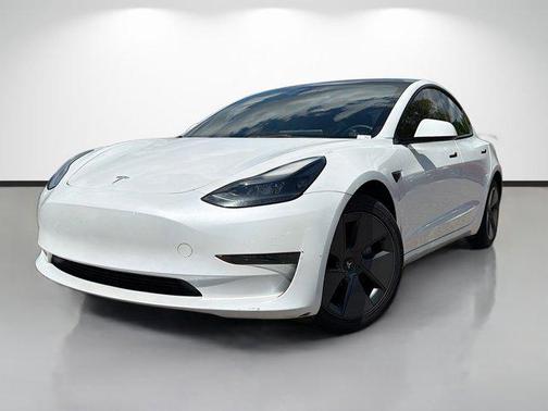 Pearl White Multi-Coat 2023 Tesla Model 3 Standard Range