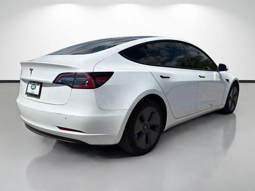 Pearl White Multi-Coat 2023 Tesla Model 3 Standard Range