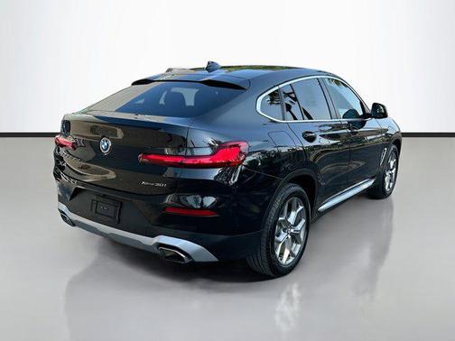 2024 BMW X4 xDrive30i