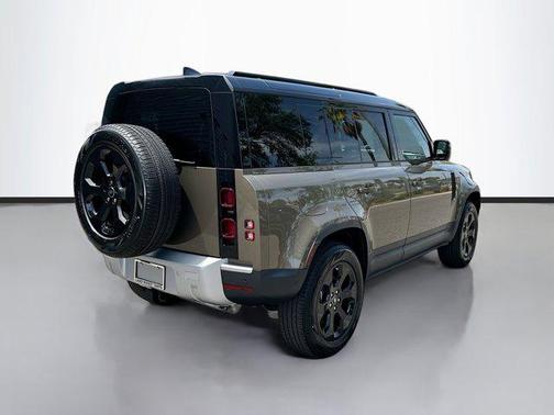 2025 Land Rover Defender 110 P300