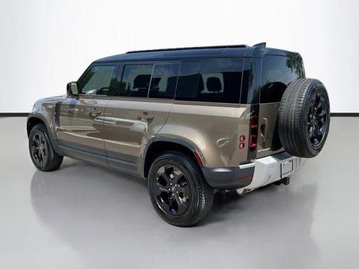 2025 Land Rover Defender 110 P300