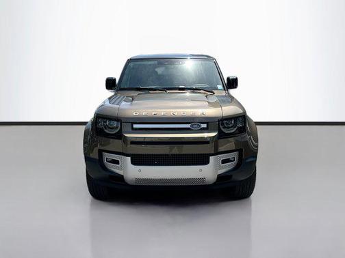 2025 Land Rover Defender 110 P300