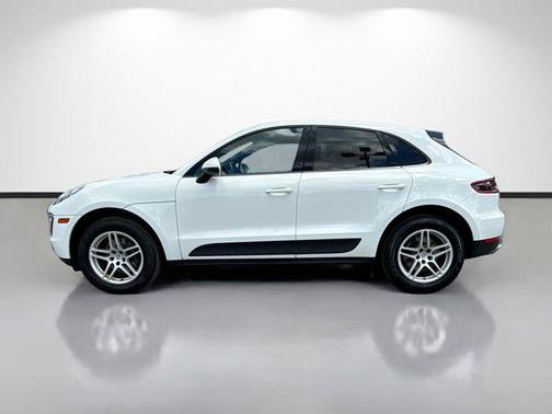 Black 2018 Porsche Macan Macan