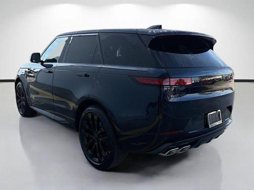 2026 Land Rover Range Rover Sport SE