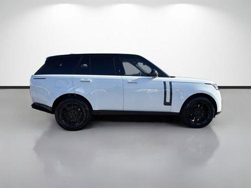 2026 Land Rover Range Rover P530 SE