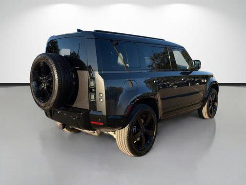 2026 Land Rover Defender P400 X-Dynamic SE