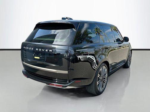 2024 Land Rover Range Rover P530 SE