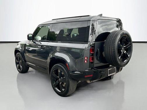 2025 Land Rover Defender 90 P400 X-Dynamic SE