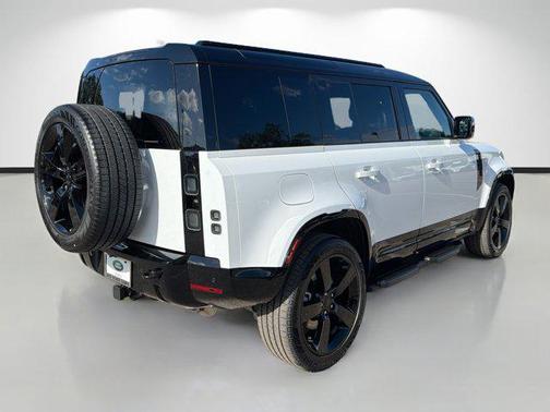 2026 Land Rover Defender P400 X-Dynamic SE
