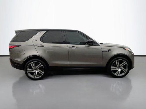 2025 Land Rover Discovery P360 Metropolitan Edition