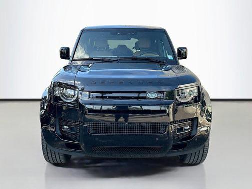 2025 Land Rover Defender 110 V8