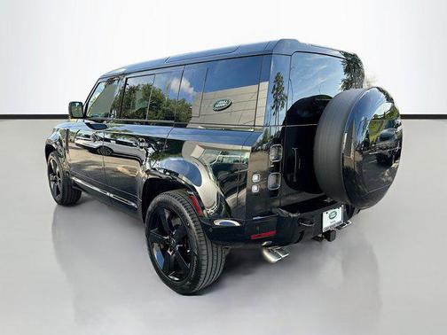 2025 Land Rover Defender 110 V8