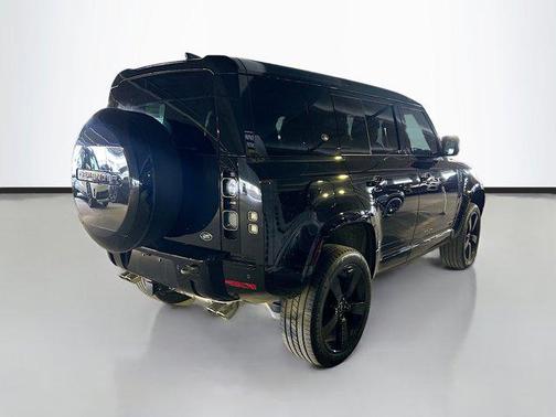 2023 Land Rover Defender 110 V8