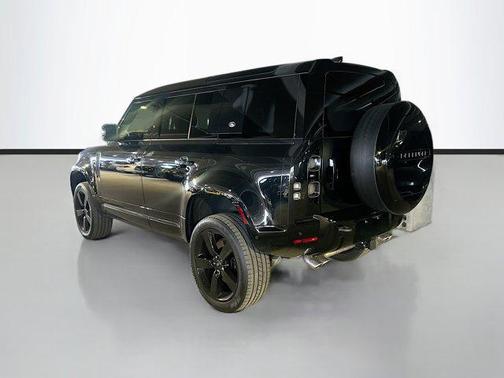 2023 Land Rover Defender 110 V8